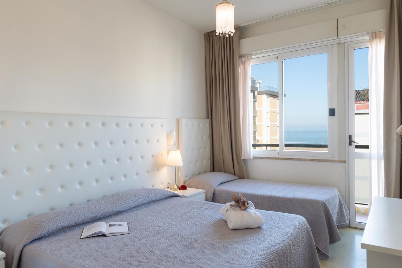 Hotel La Perla Rimini Eksteriør bilde